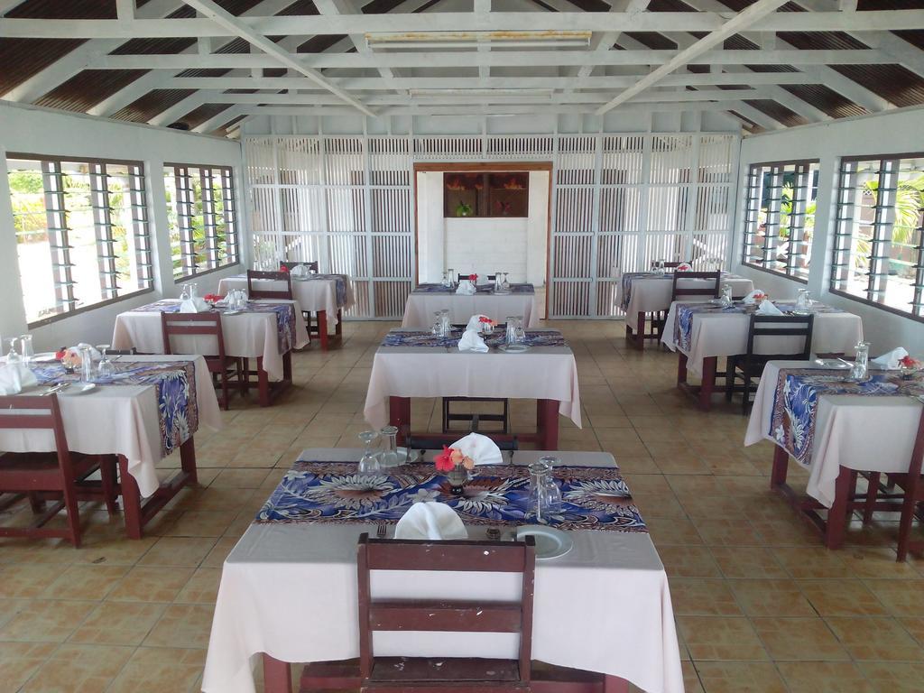 Vacations Beach Fale Hotel Manase Kültér fotó