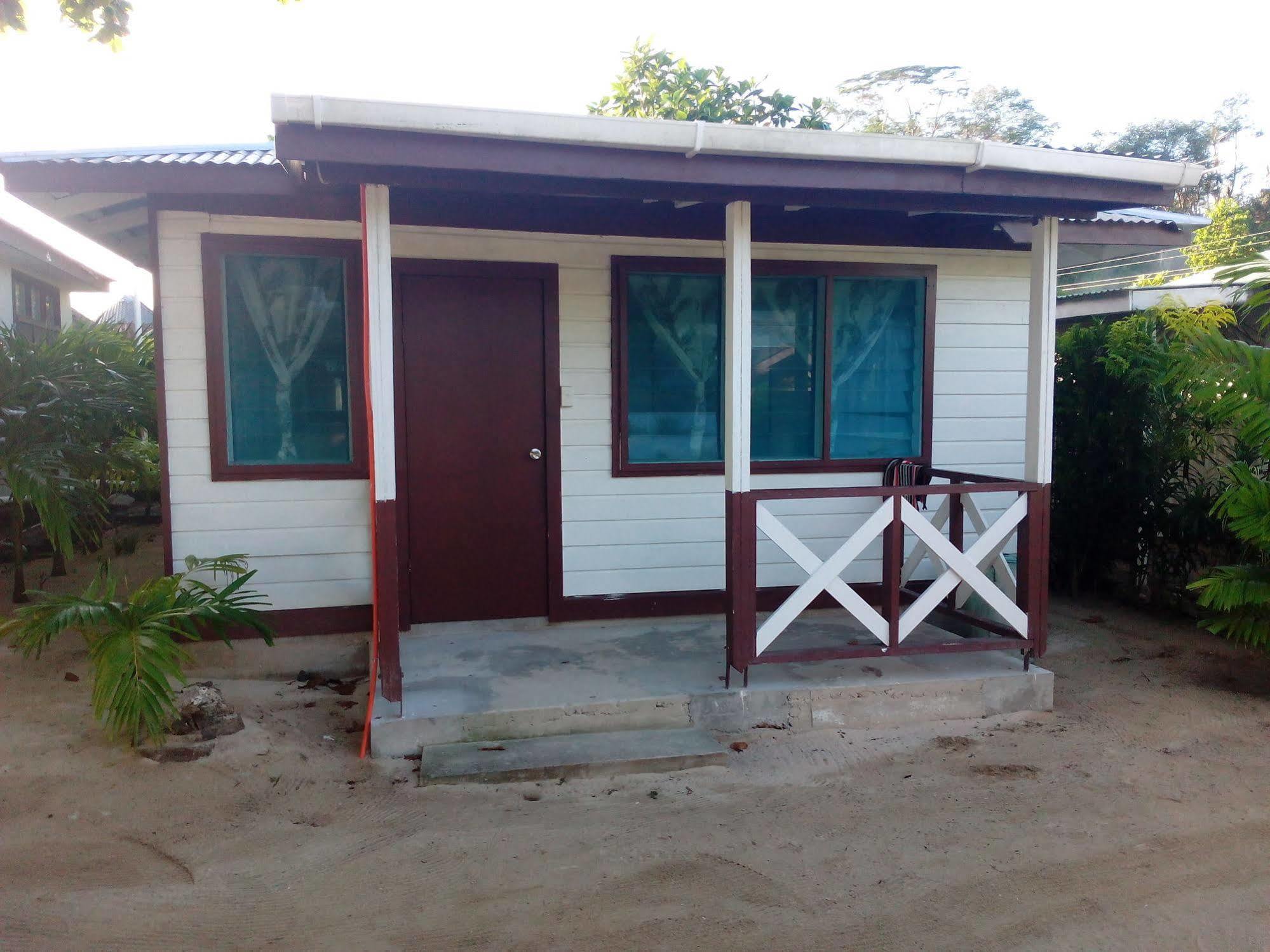 Vacations Beach Fale Hotel Manase Kültér fotó